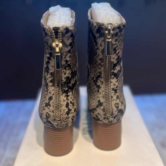 Tan Snake Leather Ankle Boot size 7.5 - Picture 3 of 5